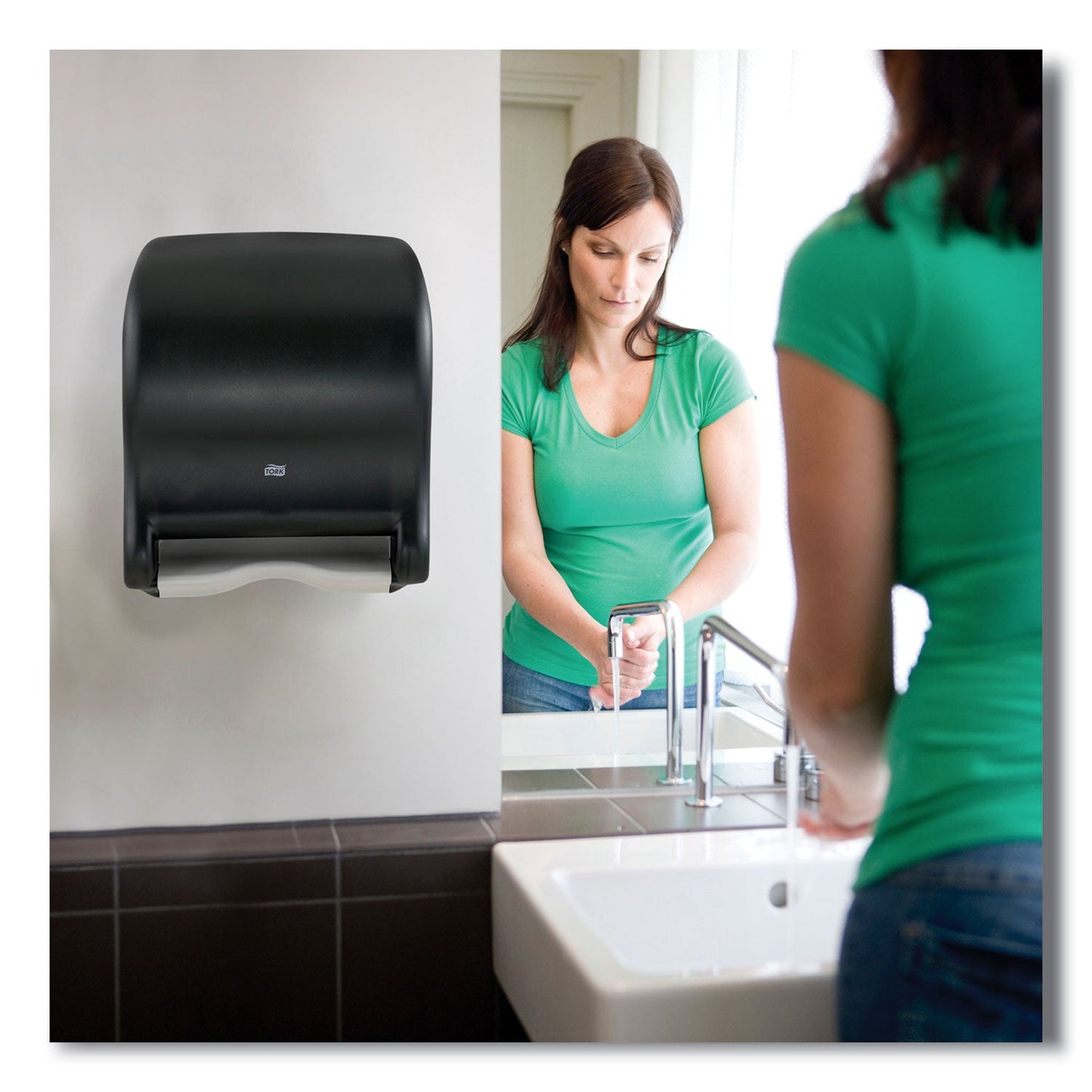 tork-hand-towel-dispenser-num-trk86eco_3