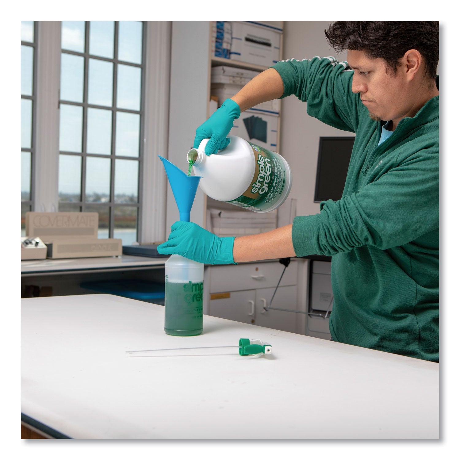simple-green-industrial-cleaner-and-degreaser-num-smp13005-ea_3