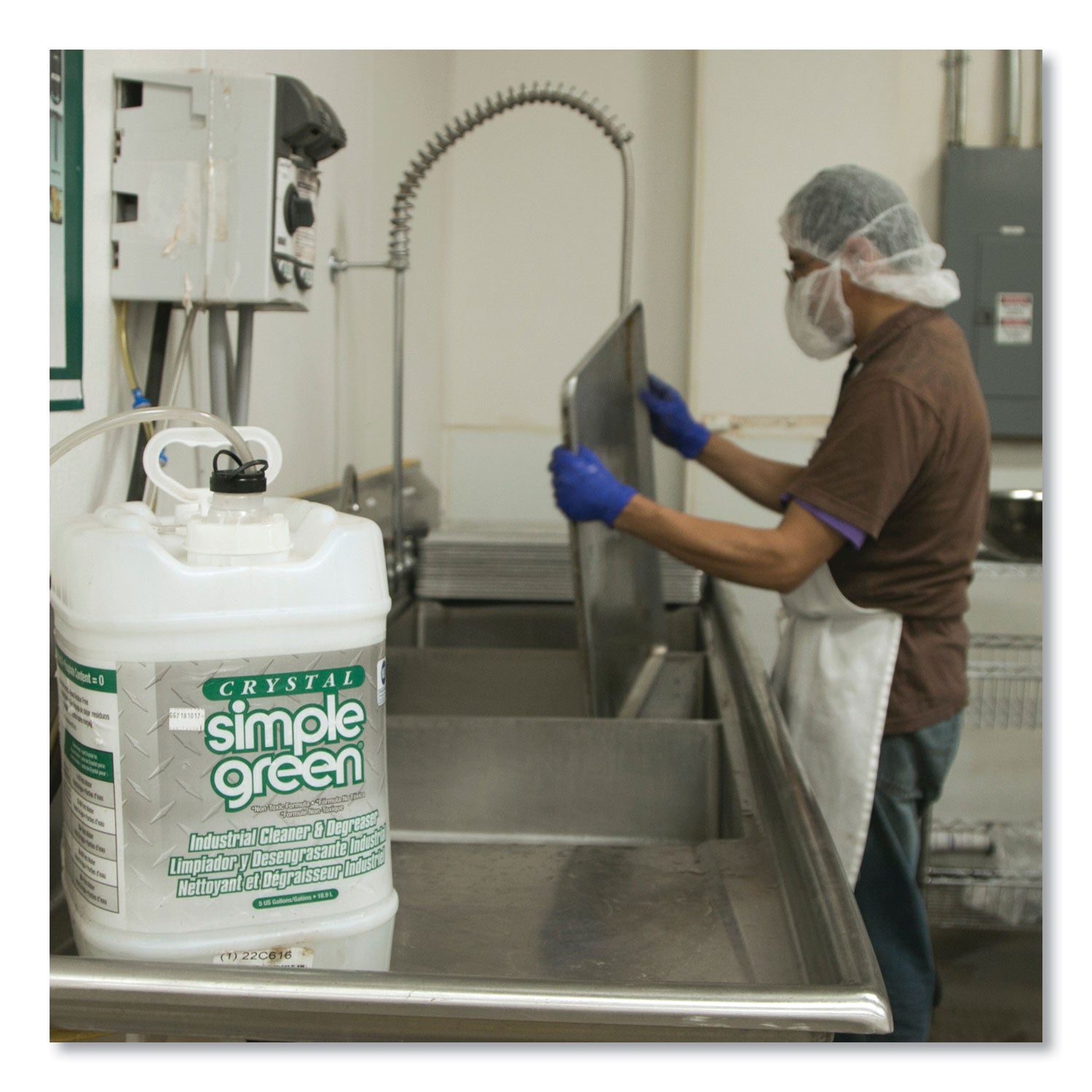 simple-green-crystal-industrial-cleaner-degreaser-num-smp19005_3