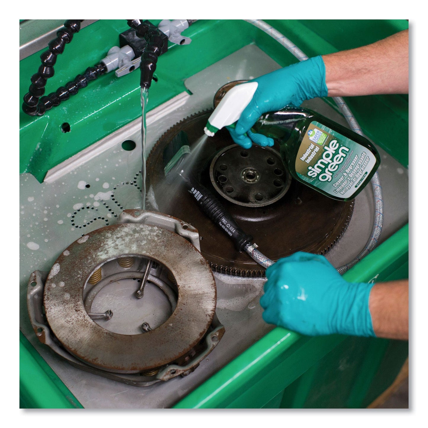 simple-green-industrial-cleaner-and-degreaser-num-smp13012ct_4