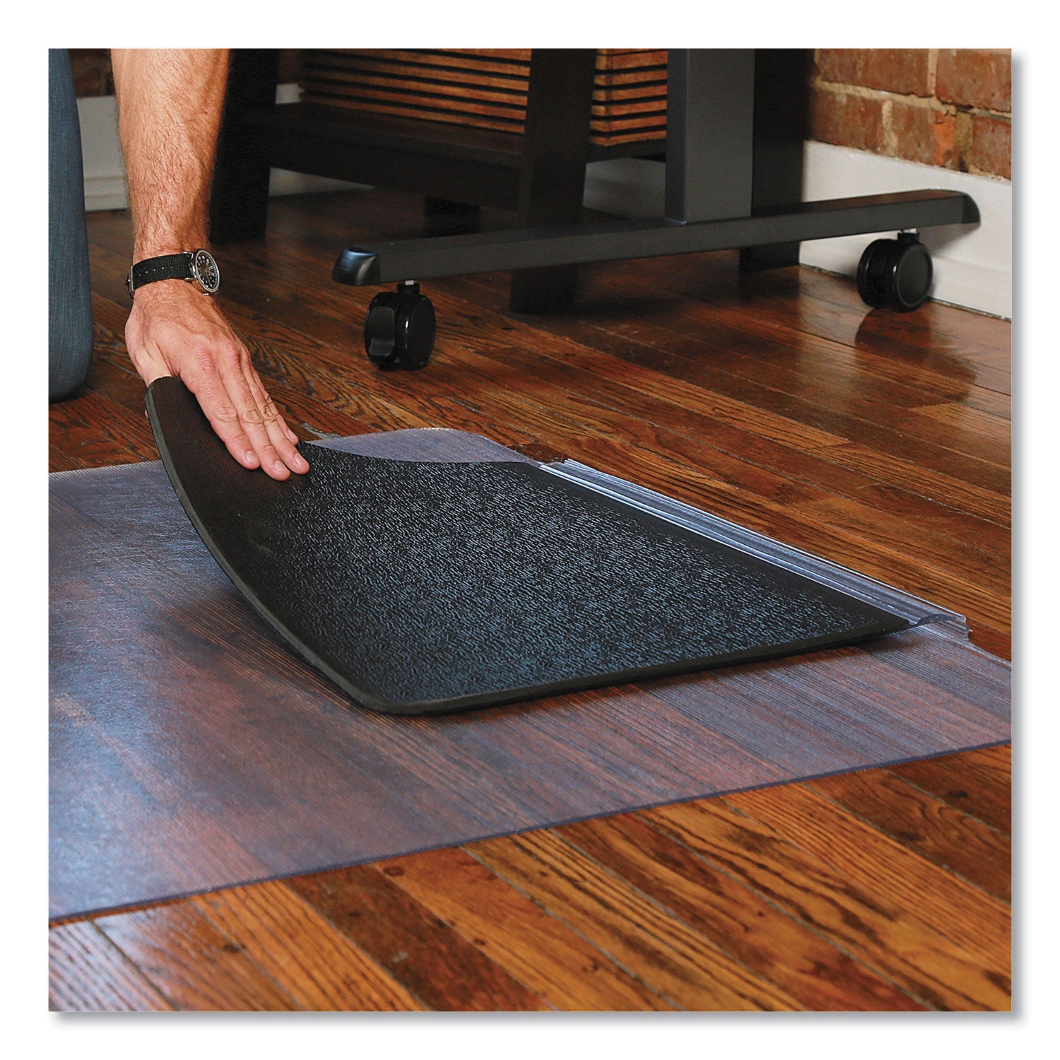 e-s-robbins-sit-or-stand-mat-for-carpet-or-hard-floors-num-esr184612_3