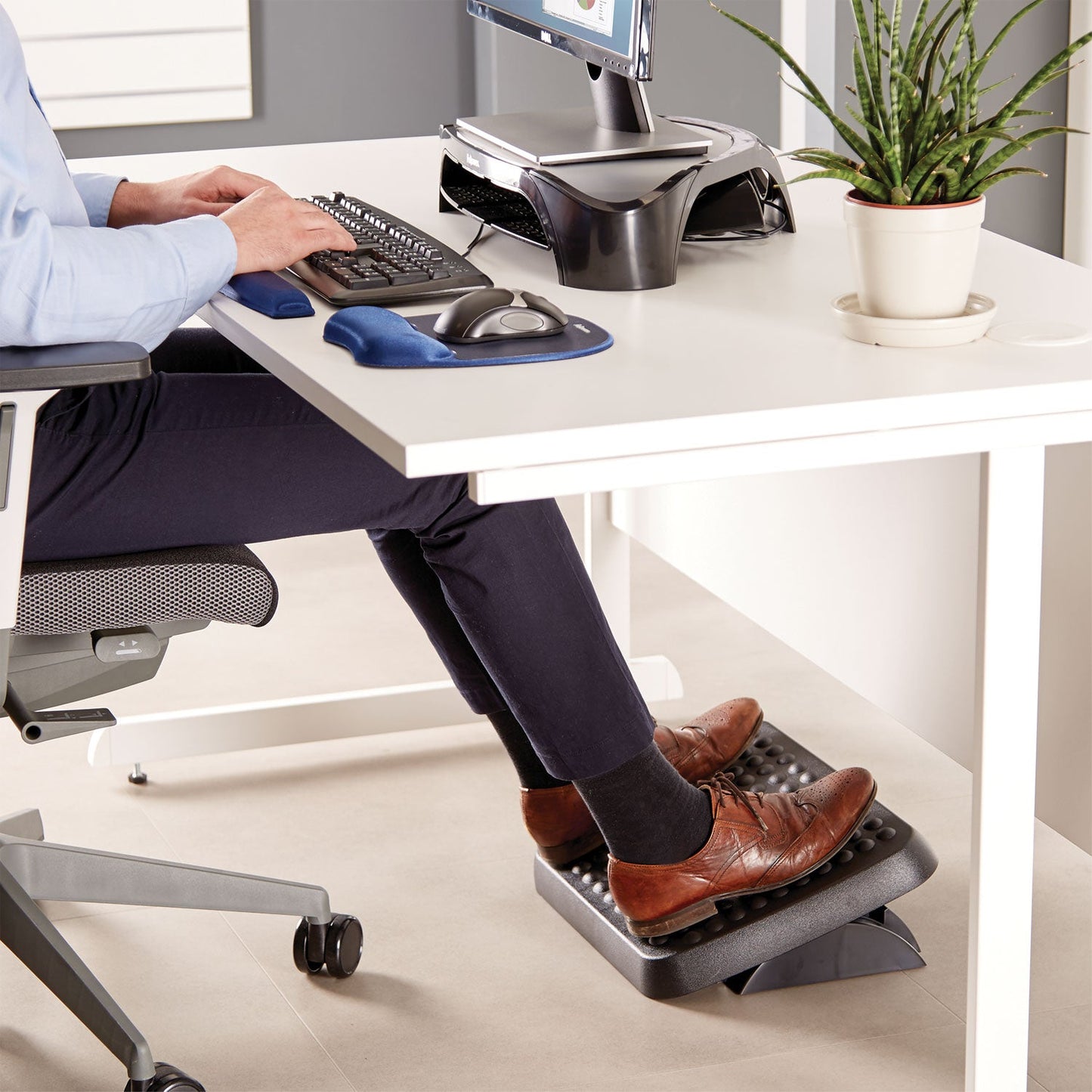 fellowes-standard-footrest-num-fel48121_4
