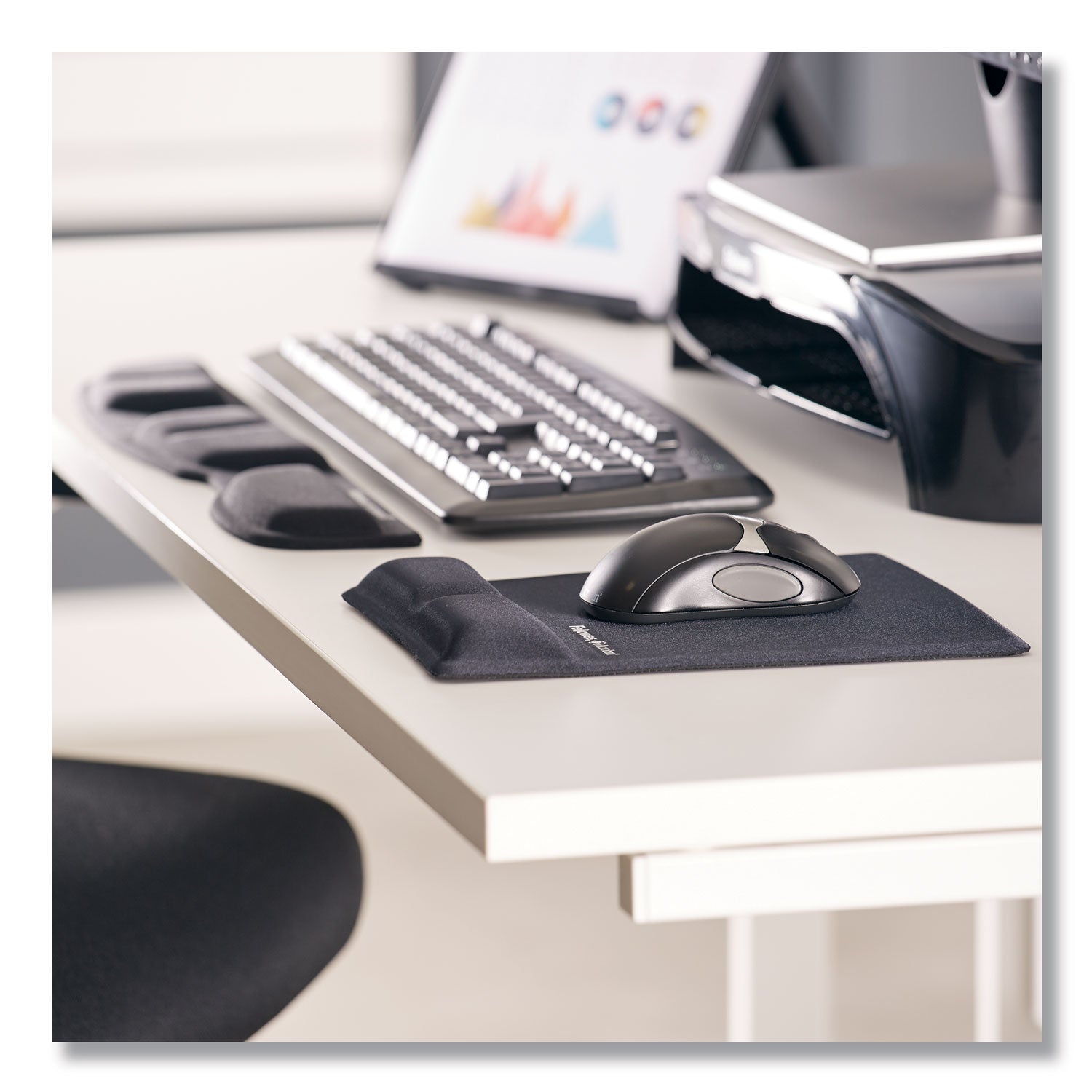fellowes-ergonomic-memory-foam-wrist-support-with-attached-mouse-pad-num-fel9181201_3