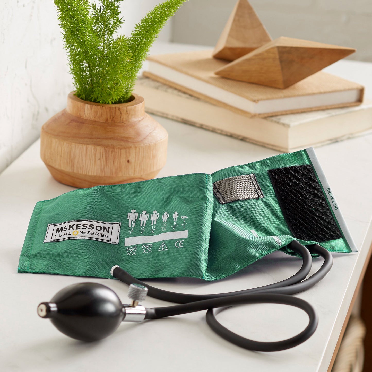 McKesson LUMEON™ Reusable Blood Pressure Cuff and Bulb 13.9 to 19.5 cm Arm Nylon Cuff Child Cuff (803209_CS)