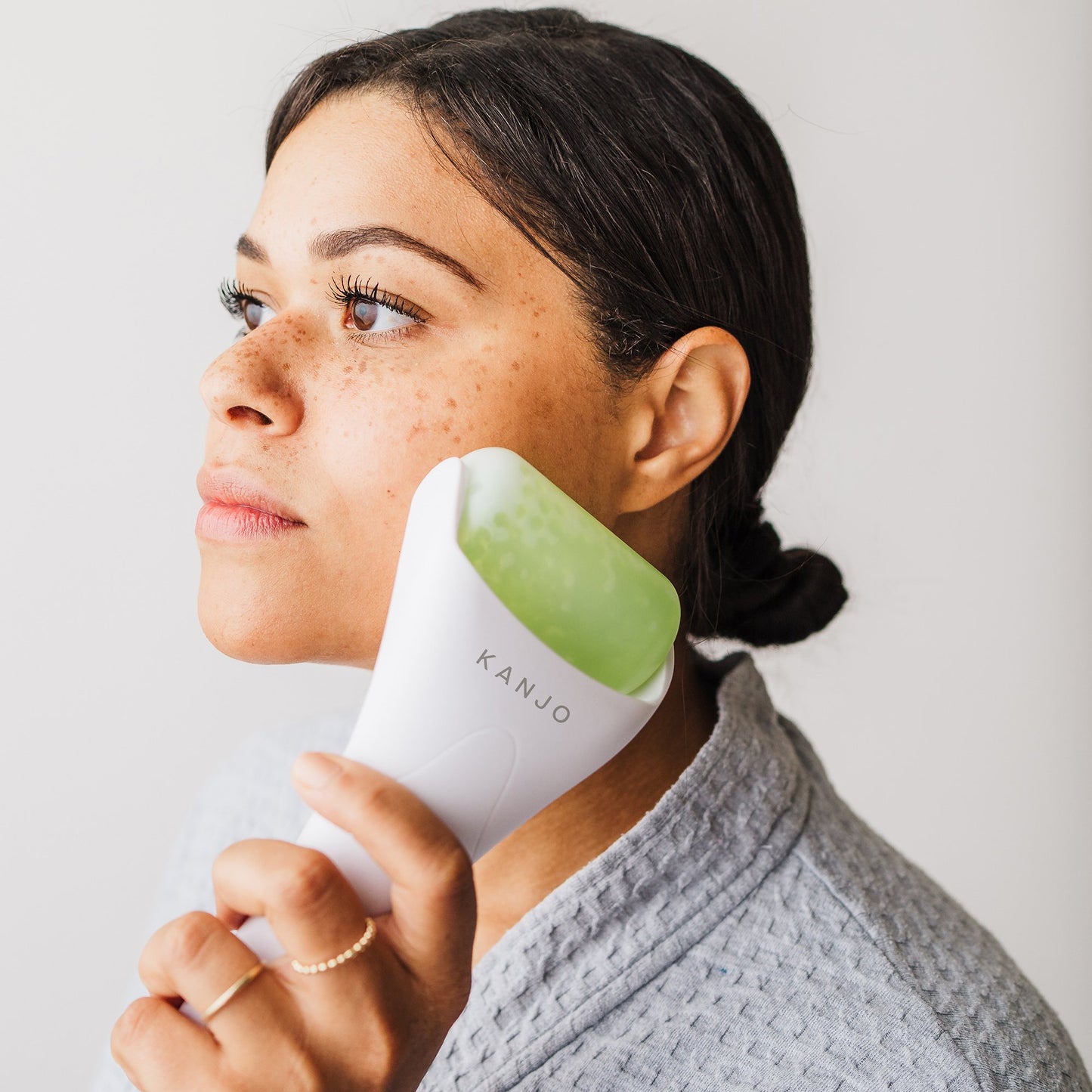 Kanjo Ice Therapy Massager Facial 2-1/2 X 3-1/2 X 7-1/2 Inch Reusable (1236448_EA)