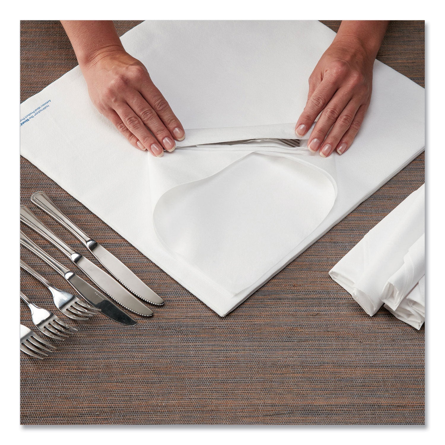hoffmaster-airlaid-flat-pack-napkins-num-hfm253263_1