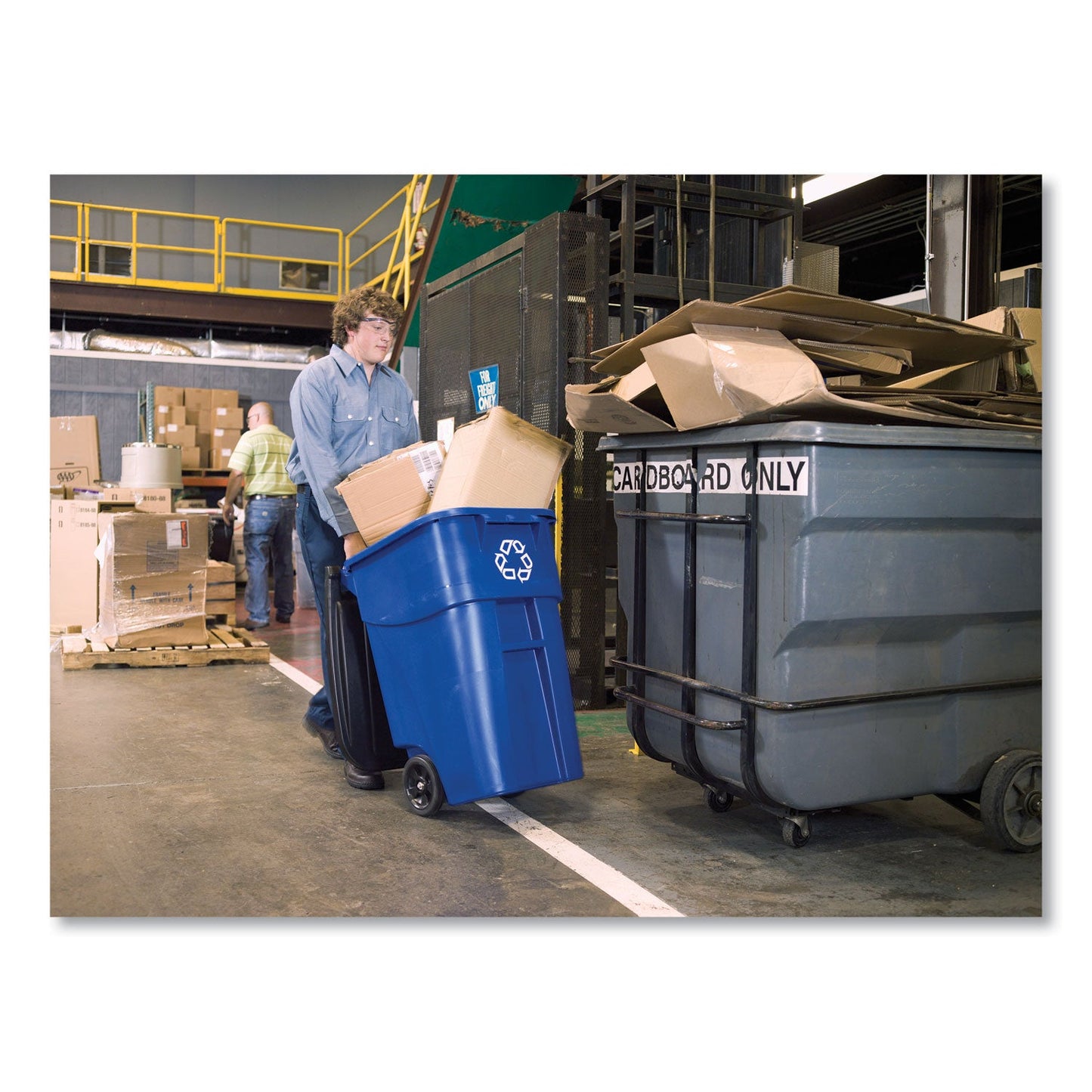 rubbermaid-square-brute-recycling-rollout-container-num-rcp9w27-06blu_5