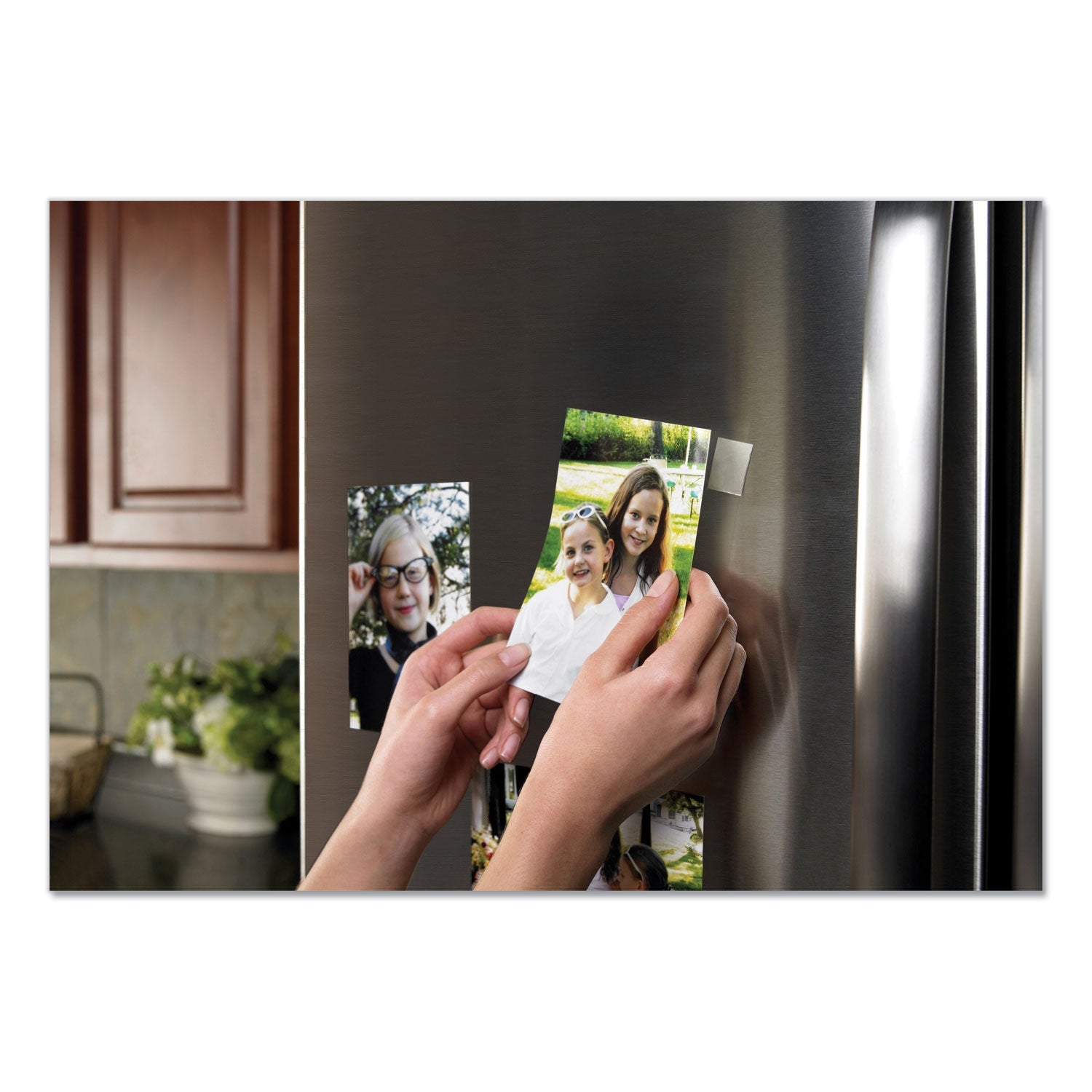 scotch-restickable-mounting-tabs-num-mmmr105_4