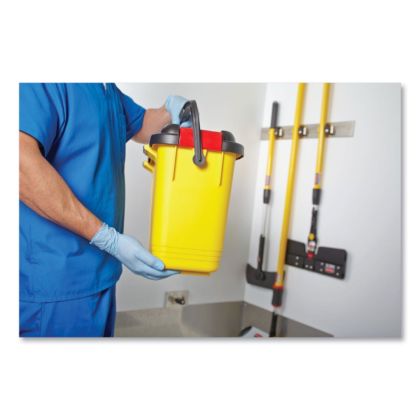 rubbermaid-hygen-charging-bucket-num-rcpq950_6