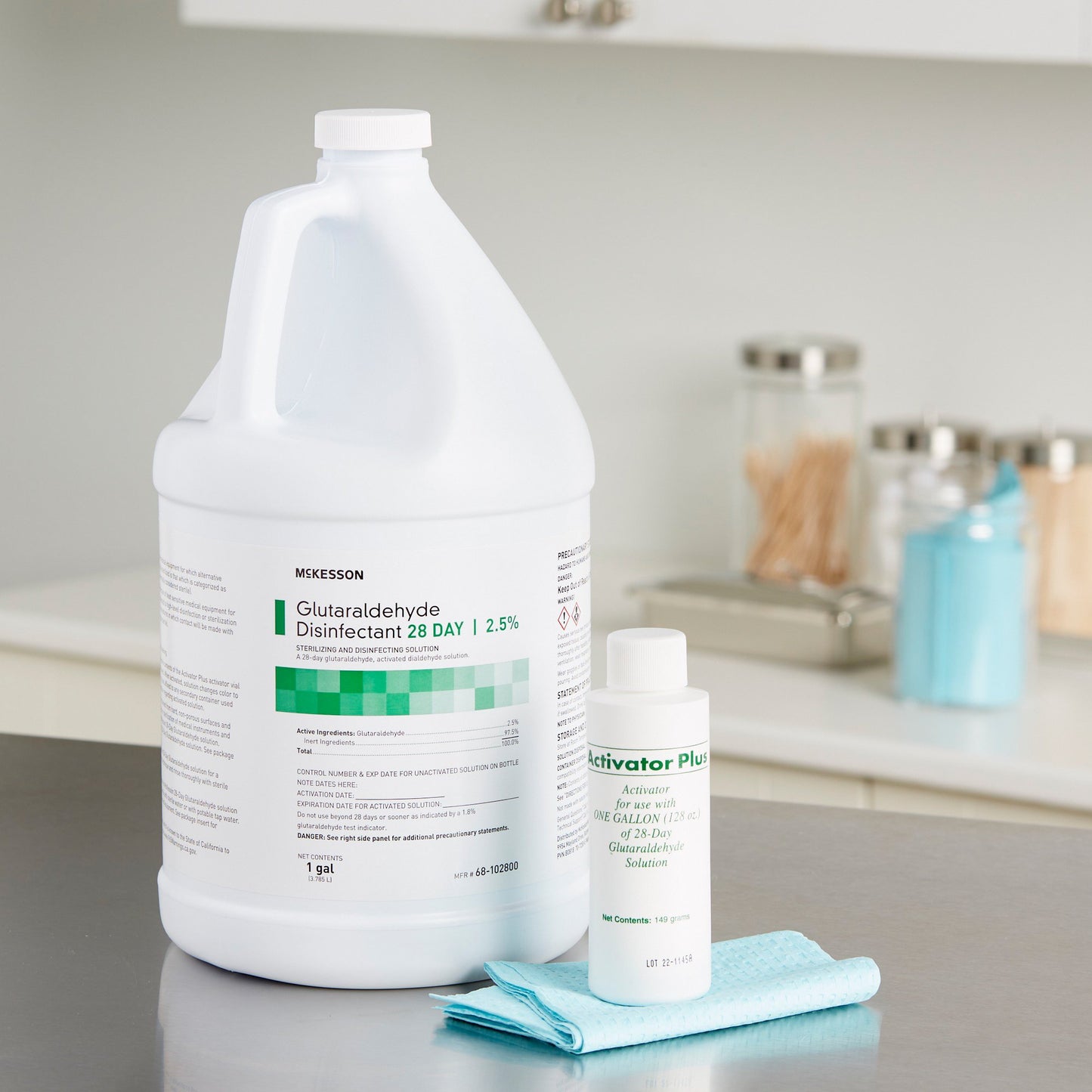 McKesson 28 Day Glutaraldehyde High-Level Disinfectant Activation Required Liquid 1 gal. Jug Reusable (512839_GL)