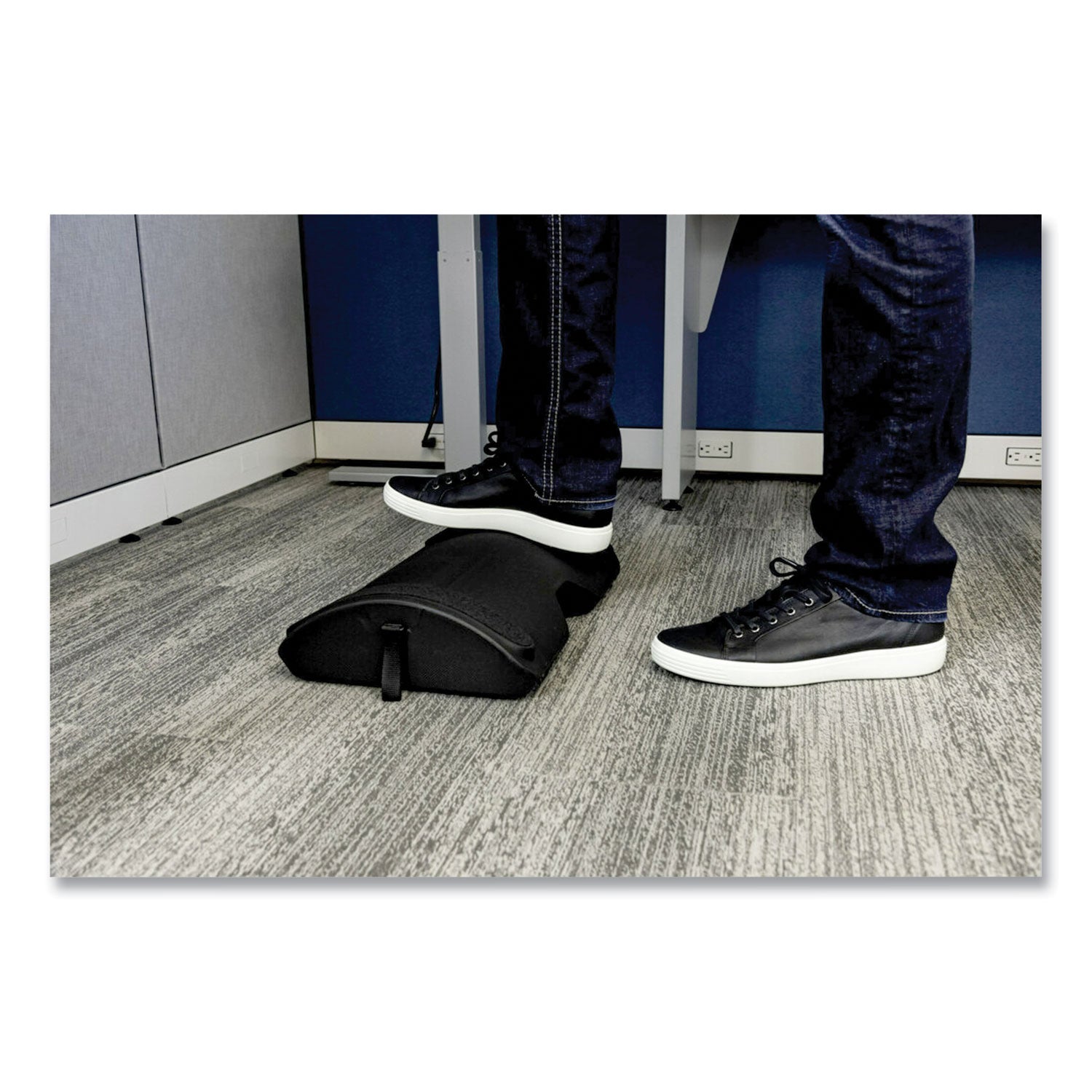 3m-foot-rest-for-standing-desks-num-mmmfr200b_5
