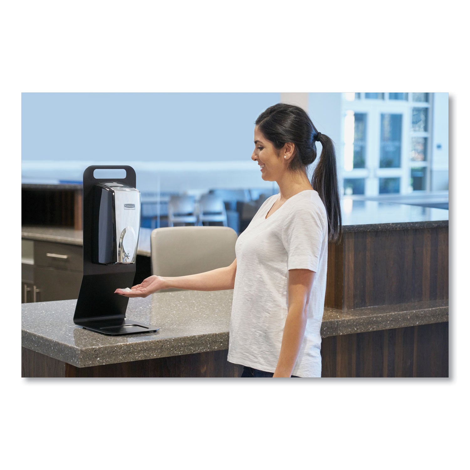 rubbermaid-autofoam-touch-free-dispenser-num-tec750411_4