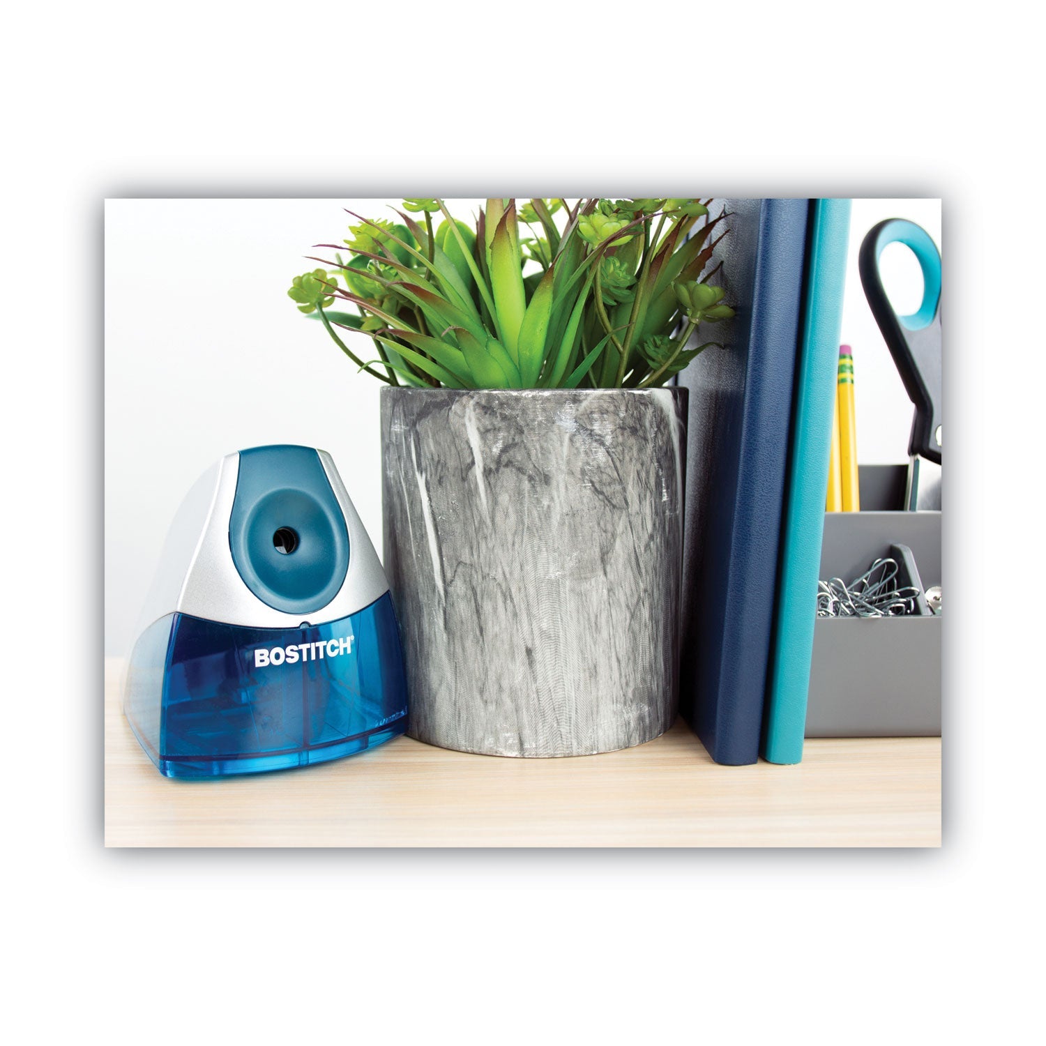 stanley-bostitch-personal-electric-pencil-sharpener-num-boseps4blue_6