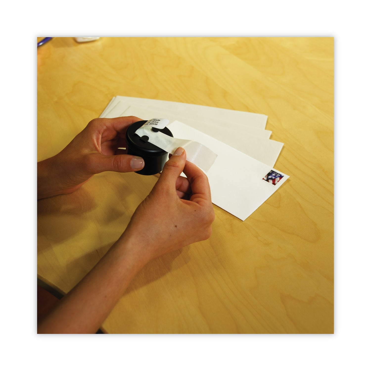 lee-ultimate-stamp-dispenser-num-lee40100_3