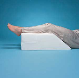 Alex® Leg Positioner Wedge 20 W X 26 L X 8 H Inch Foam Freestanding (581161_EA)