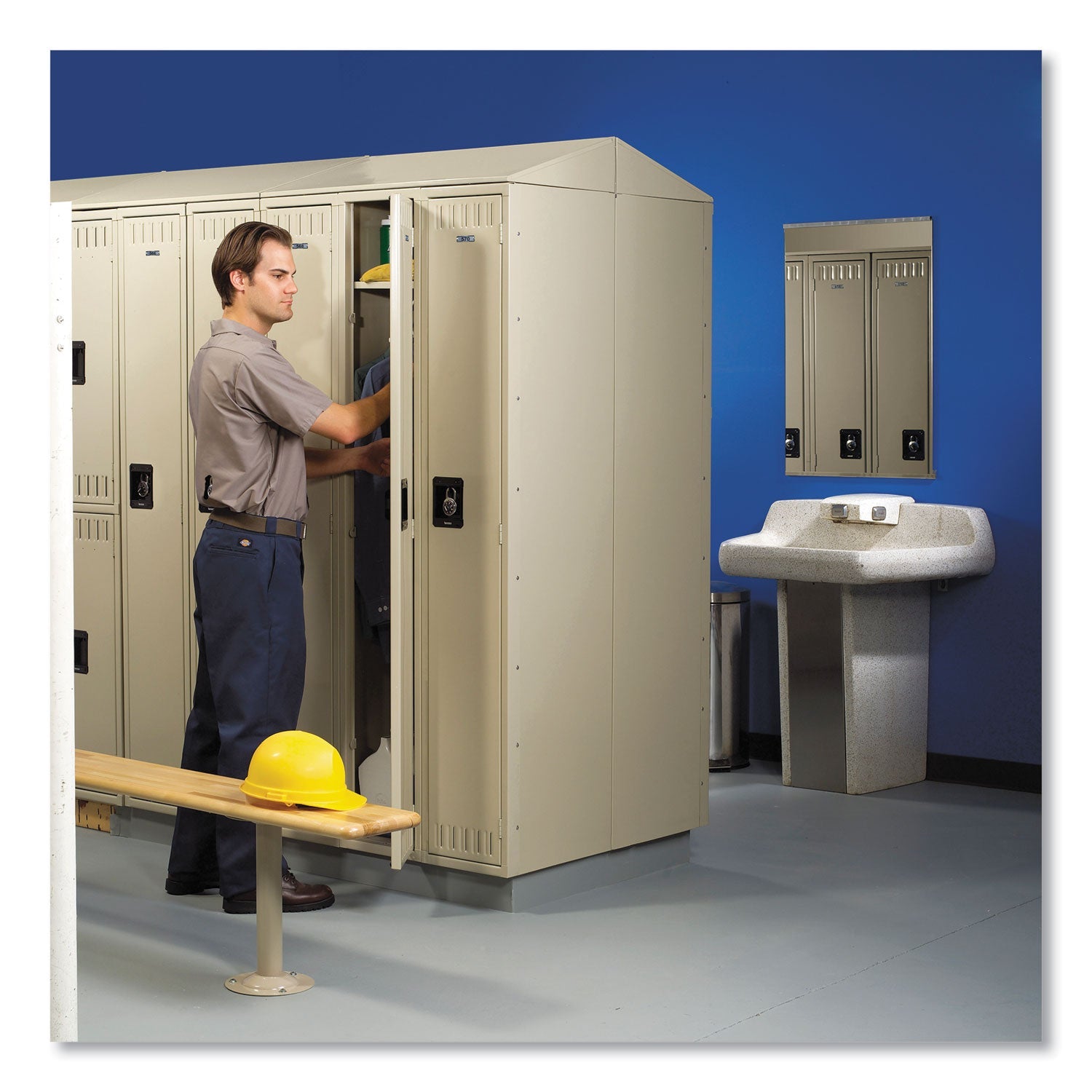 tennsco-sixteen-box-compartments-coat-bar-num-tnn102268_2