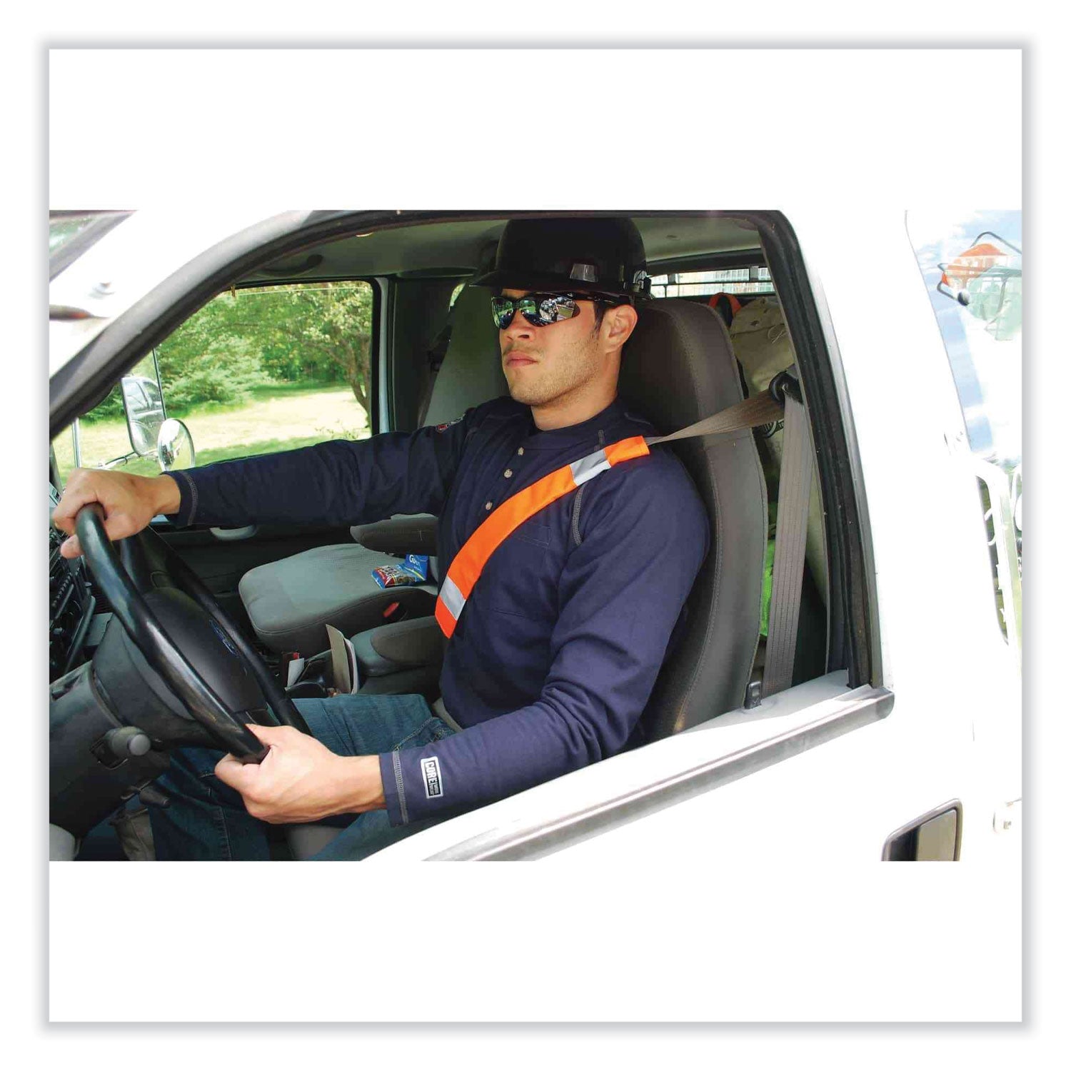 ergodyne-glowear-8004-hi-vis-seat-belt-cover-num-ego29041_6