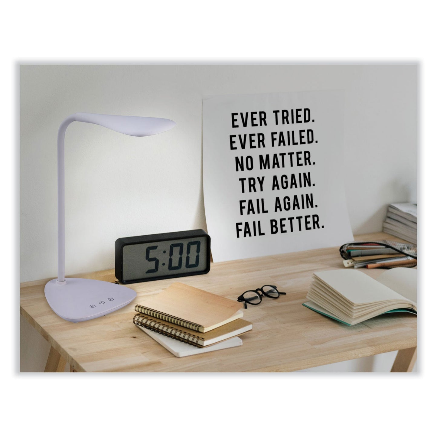 black-decker-battery-led-dimmable-desk-lamp-with-adjustable-color-temperature-12-6-high-white-bosvled1820bd_4