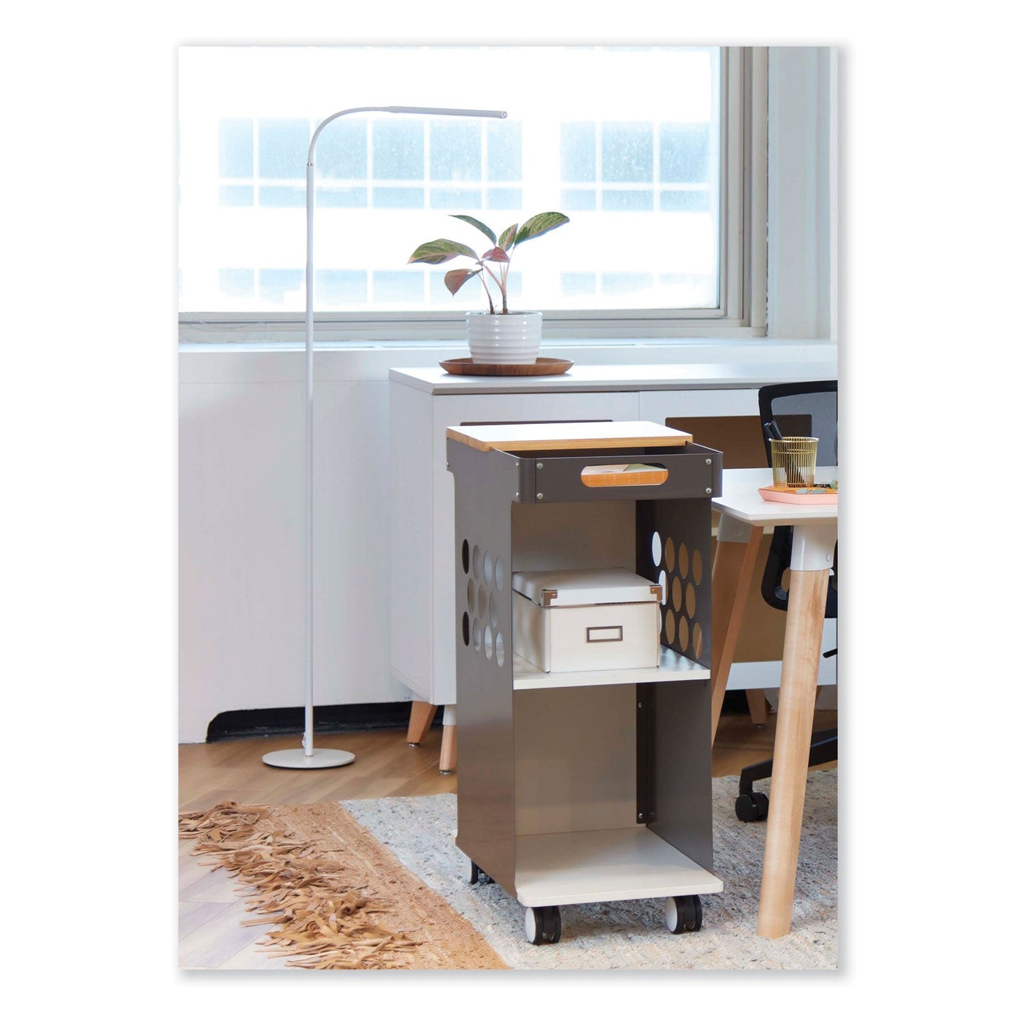 safco-resi-led-floor-lamp-num-saf1017wh_3