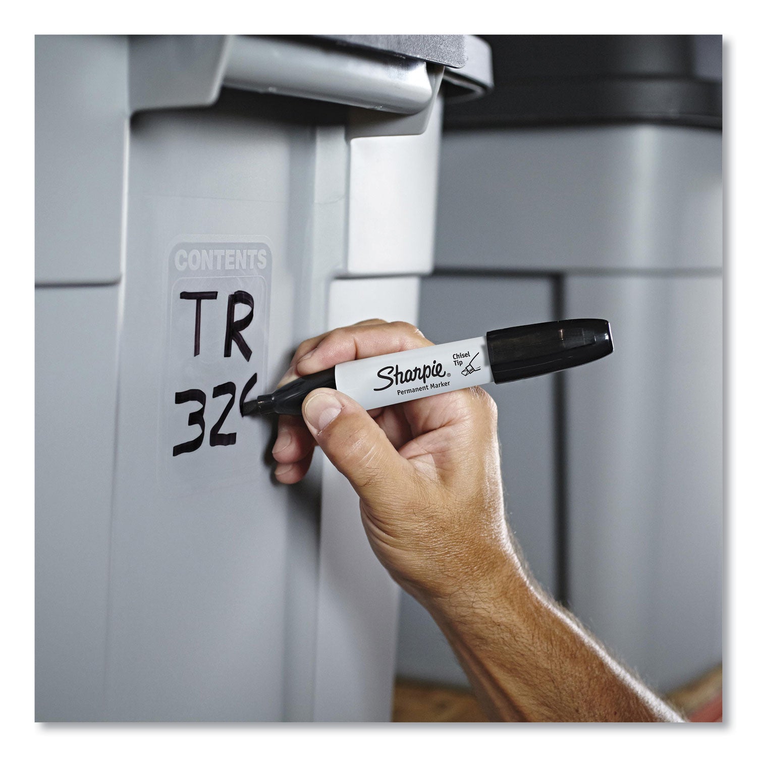 sharpie-chisel-tip-permanent-marker-num-san38201_4