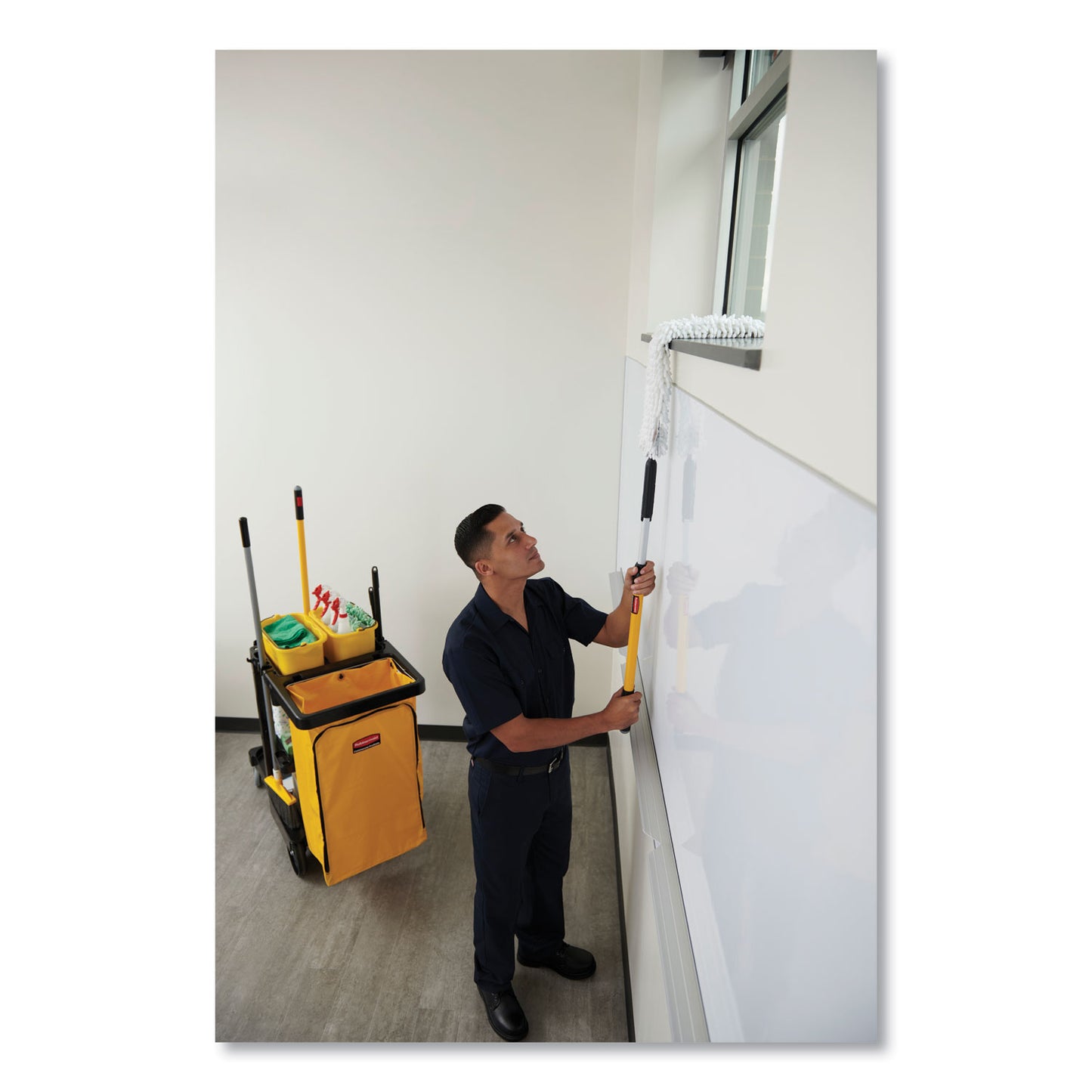 Rubbermaid® Commercial Zippered Vinyl Cleaning Cart Bag for Rubbermaid Commercial FG6173-88, 24 gal, 6.5" x 9.13" x 17.25", Black, 4/Carton (RCP1966720)