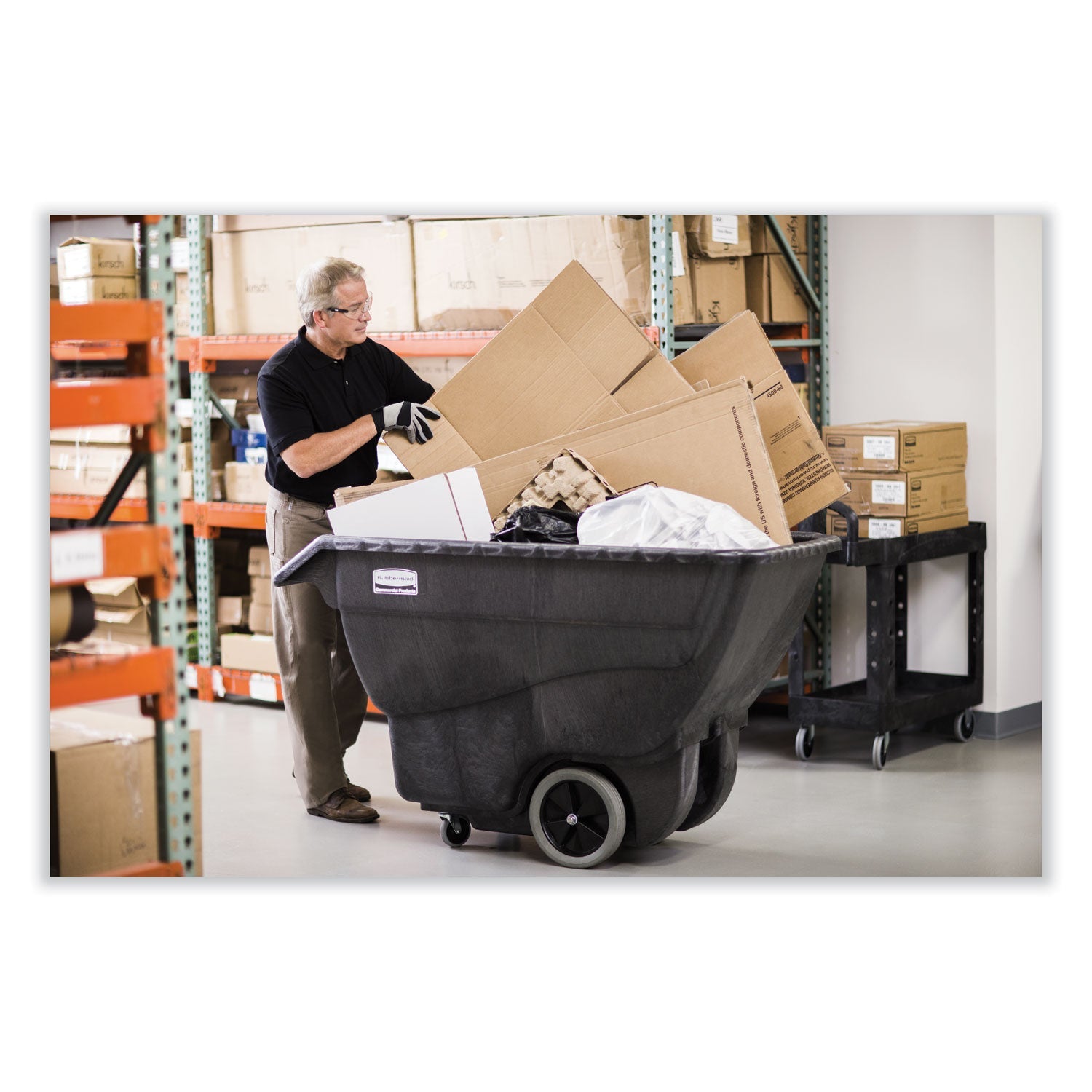 rubbermaid-structural-foam-tilt-truck-num-rcp1011bla_3