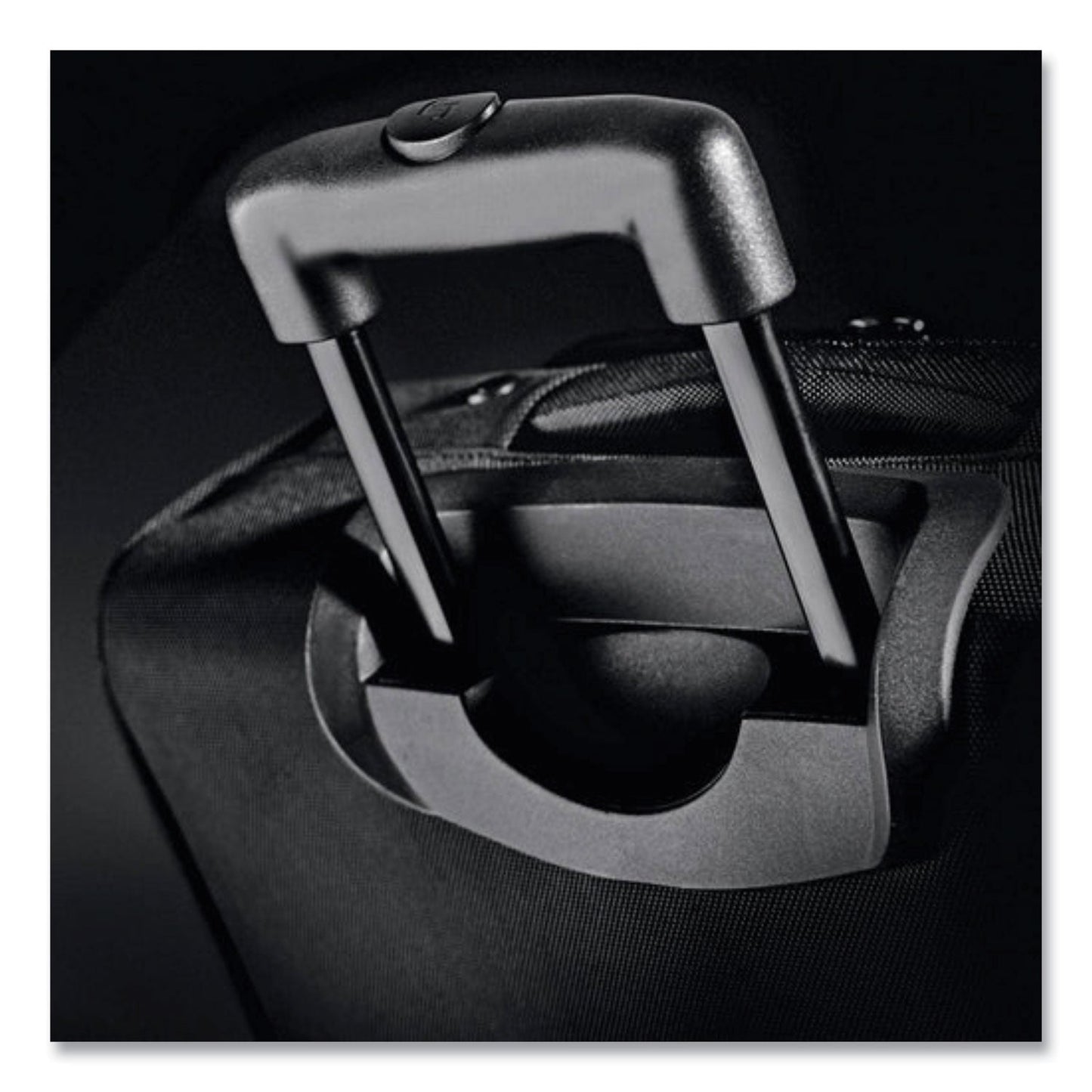 solo-dakota-rolling-overnighter-case-num-uslcla9014u2_3