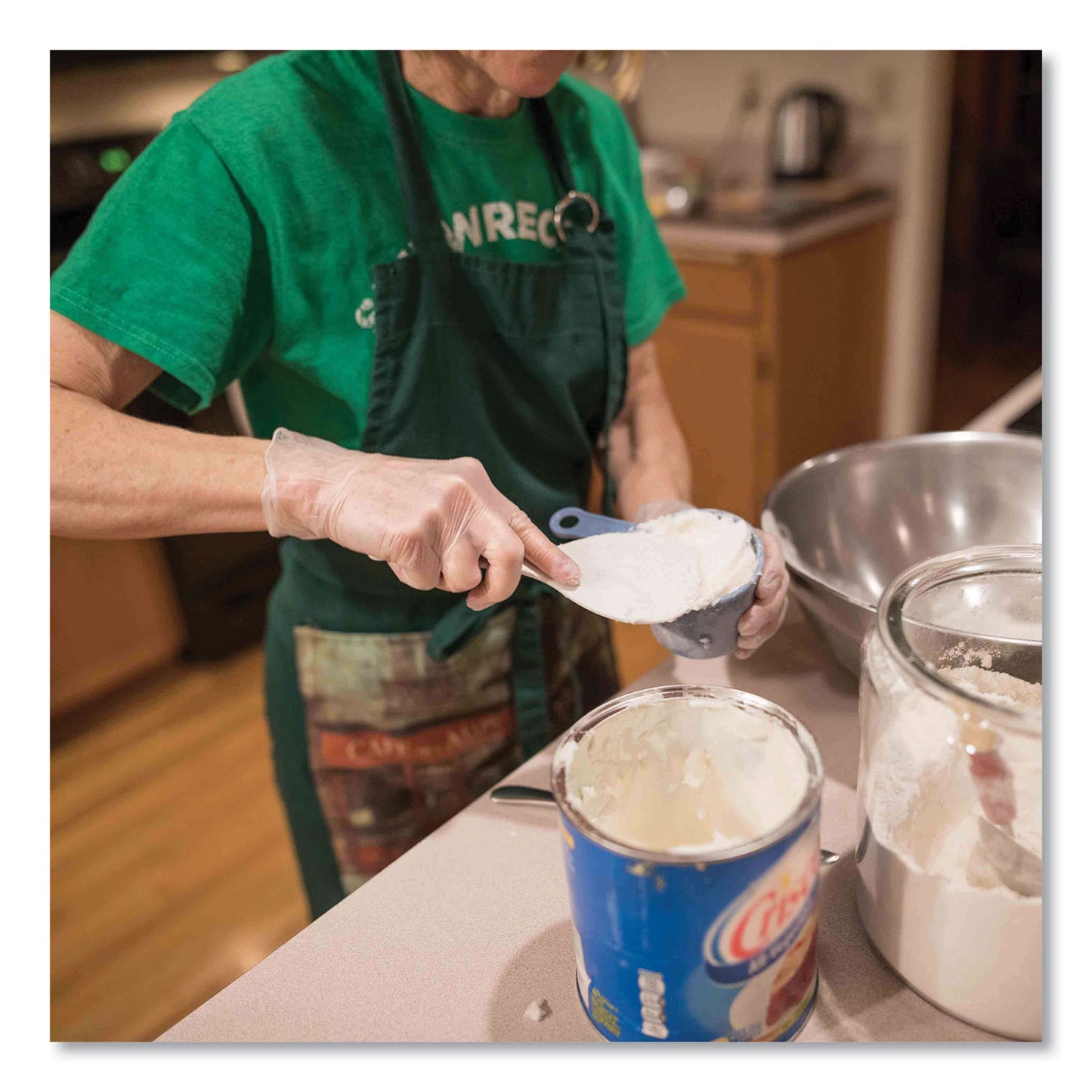 AMMEX® Professional Vinyl Exam Gloves, Powder-Free, Small, 3 mil Thick, 9.5" Long, Clear, 100/Box, 10 Boxes/Carton (AXCVPF62100T)