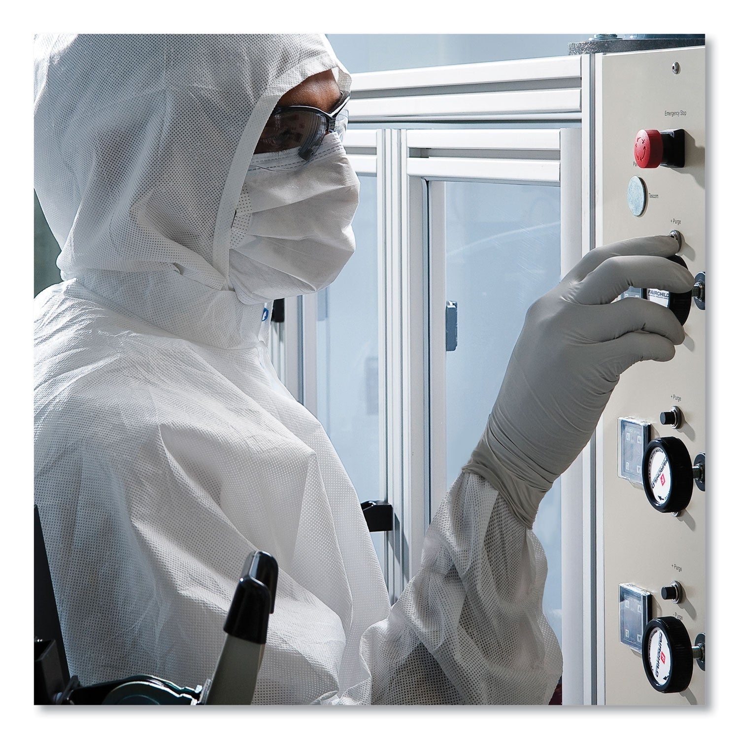 kimberly-clark-sterling-nitrile-exam-gloves-num-kim50706_6