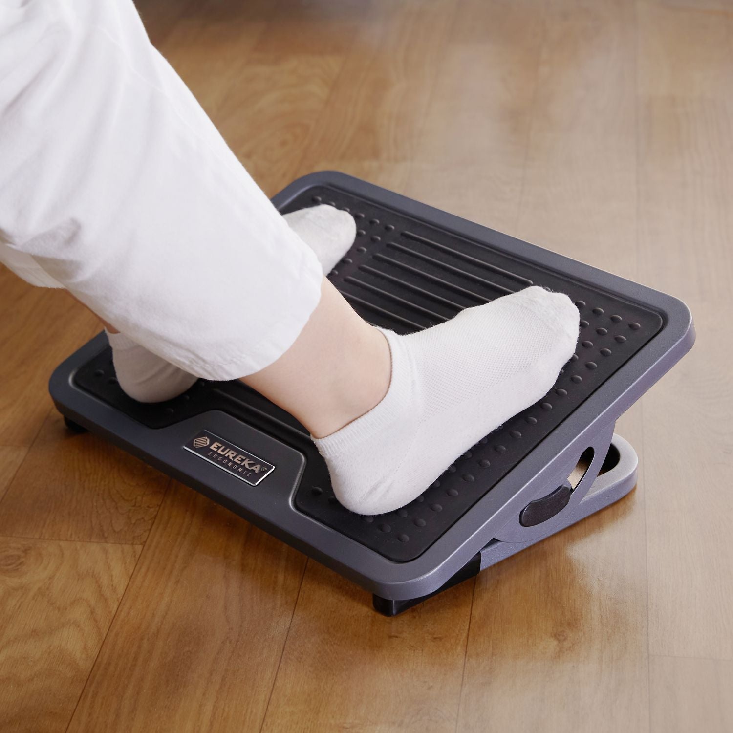 eureka-ergonomic-r-adjustable-ergonomic-footrest-15-38-x-11-81-x-3-32-to-5-19-black-gray-ekadsn03048_4