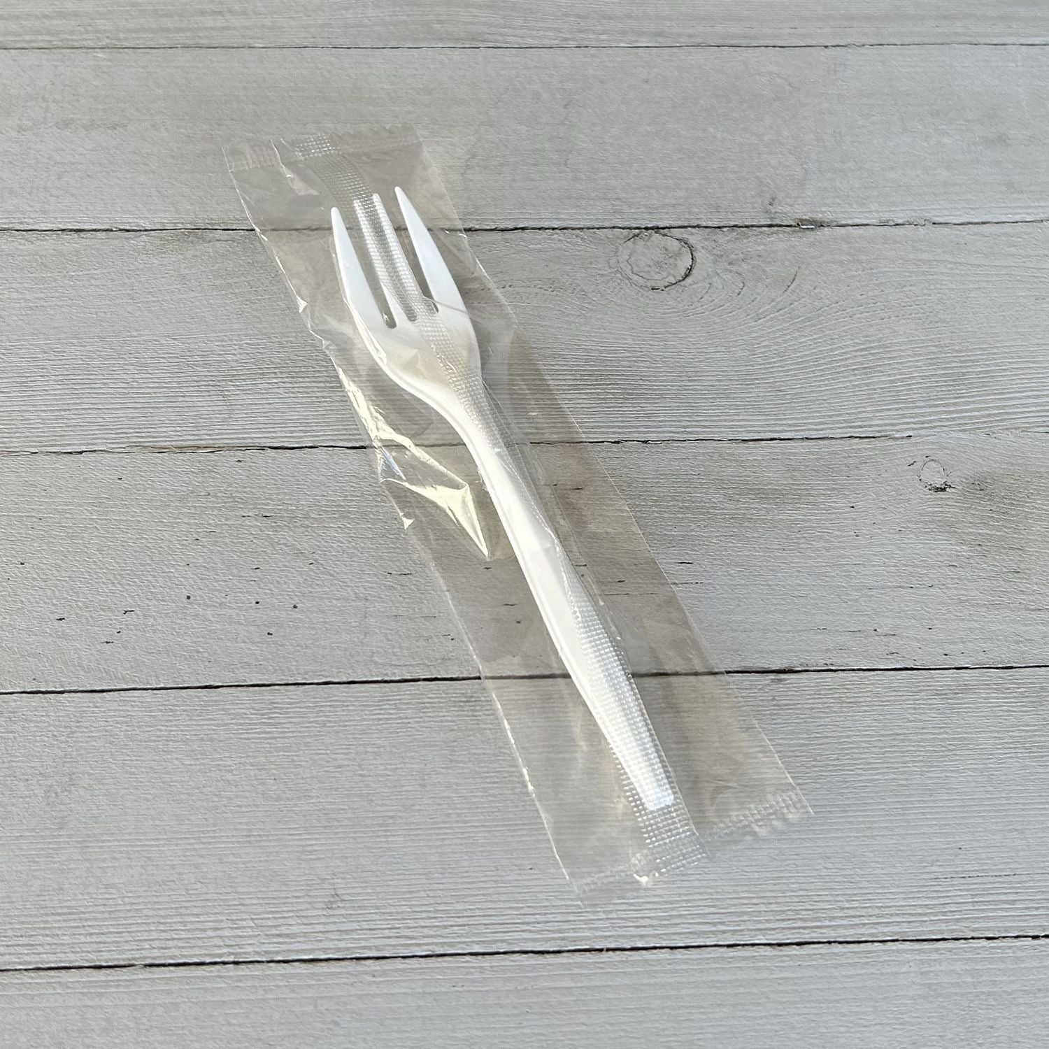 boardwalk-r-mediumweight-wrapped-polypropylene-cutlery-fork-5-51-plastic-white-1-000-carton-bwkforkmwppiw_4
