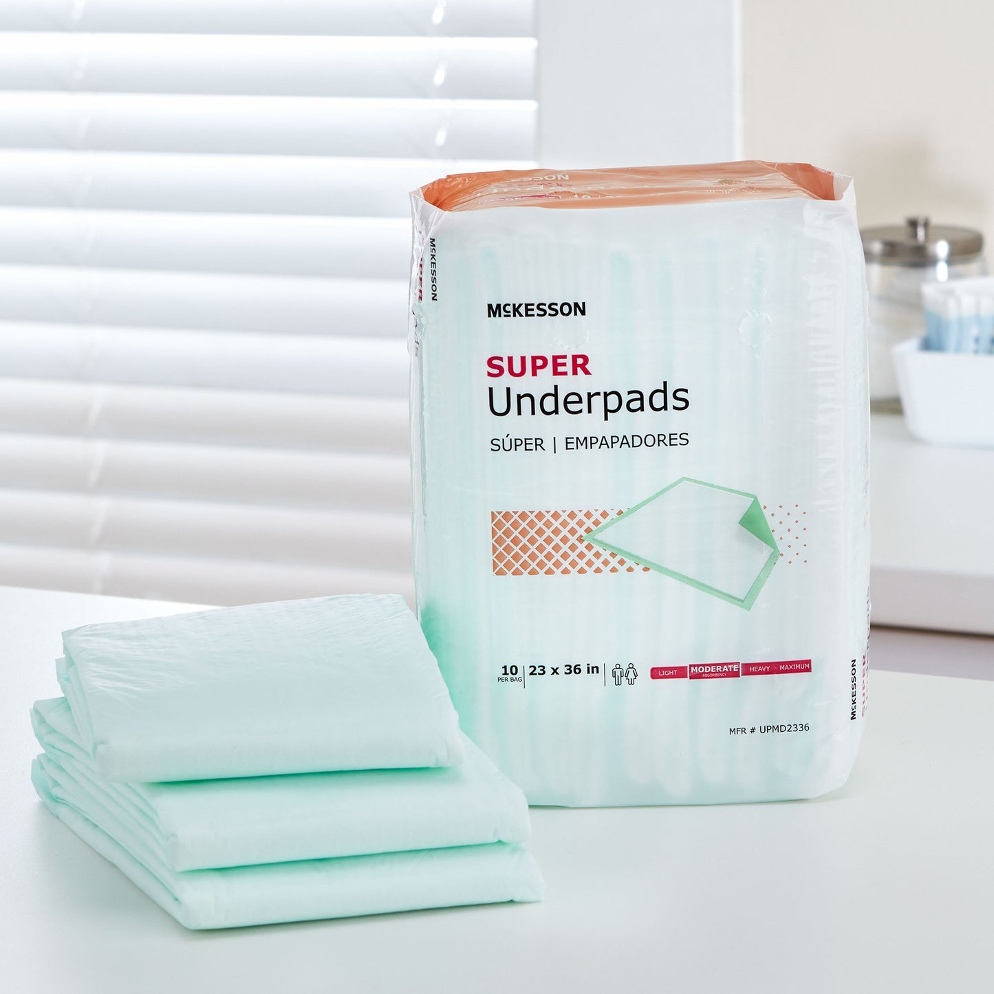 McKesson Super Disposable Underpad 23 X 36 Inch Fluff / Polymer Moderate Absorbency (724035_BG)