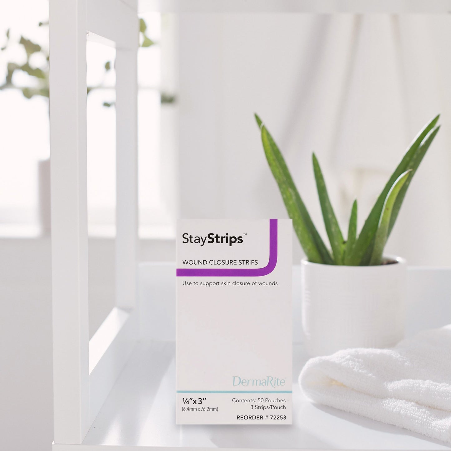 StayStrips® Skin Closure Strip 1/4 X 3 Inch Nonwoven Material Flexible Strip White (946747_BX)