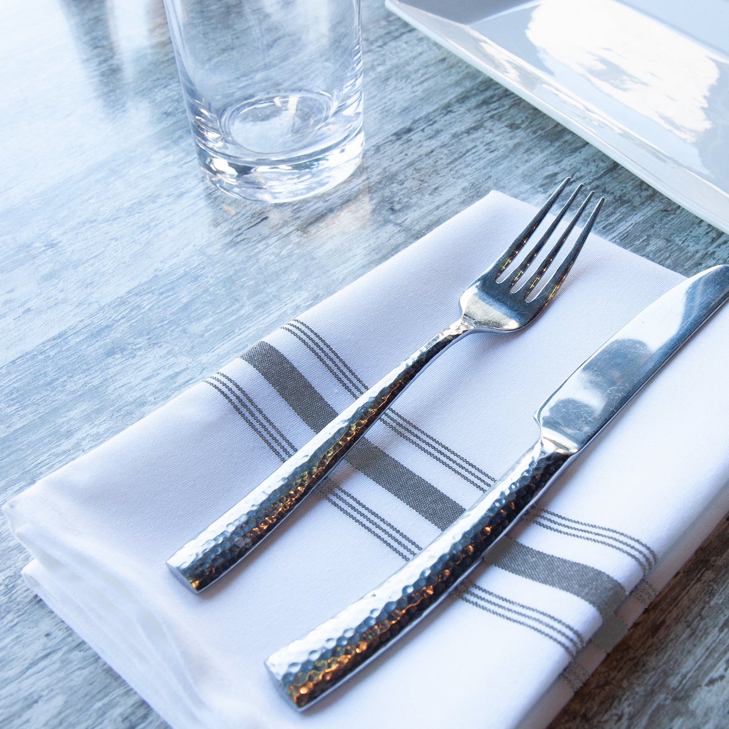Arkwright Home® Mariposa Bistro NaPackin 18x22 Gray, Stripe, 120/Case (BISTRO-GY-CS)