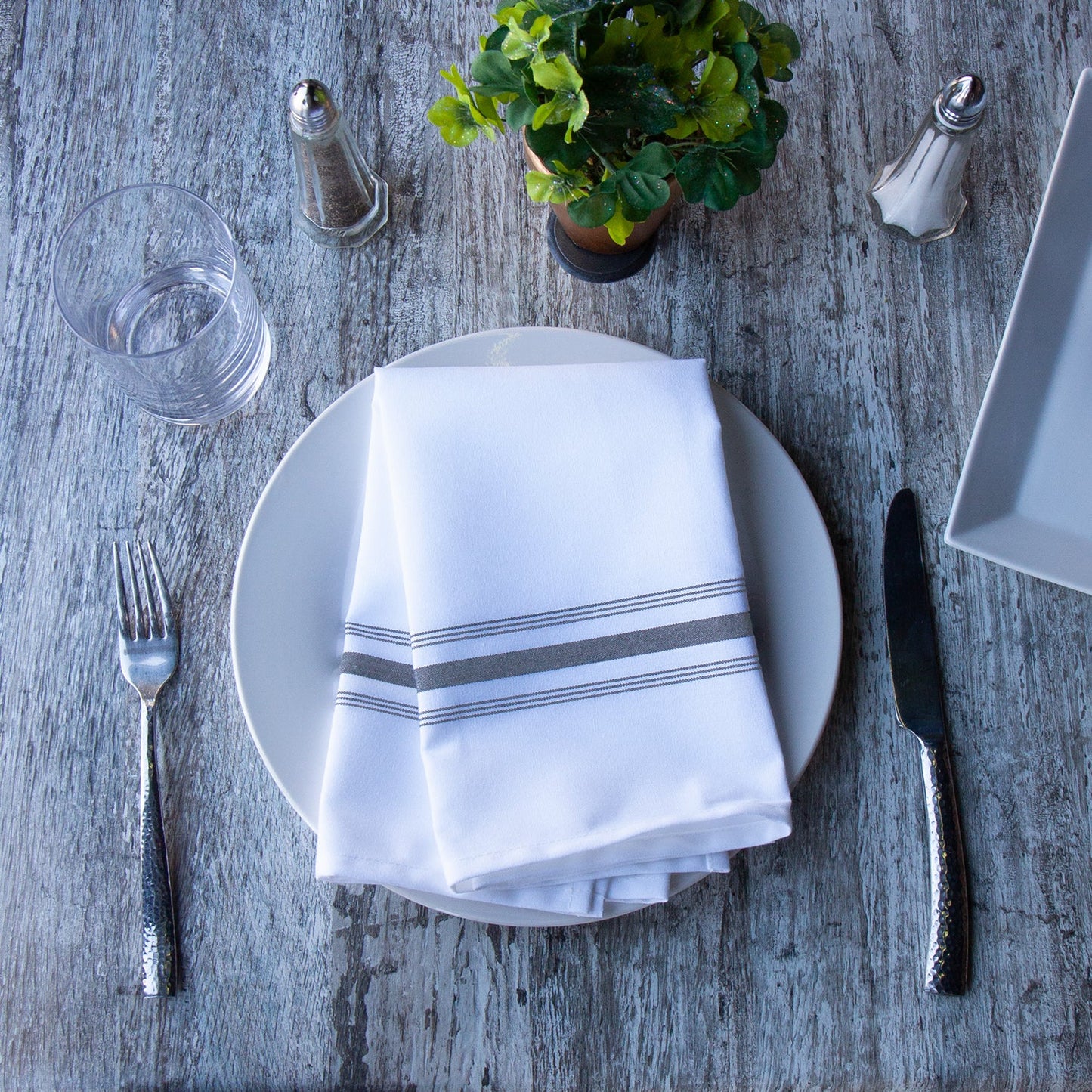 Arkwright Home® Mariposa Bistro NaPackin 18x22 Gray, Stripe, 120/Case (BISTRO-GY-CS)