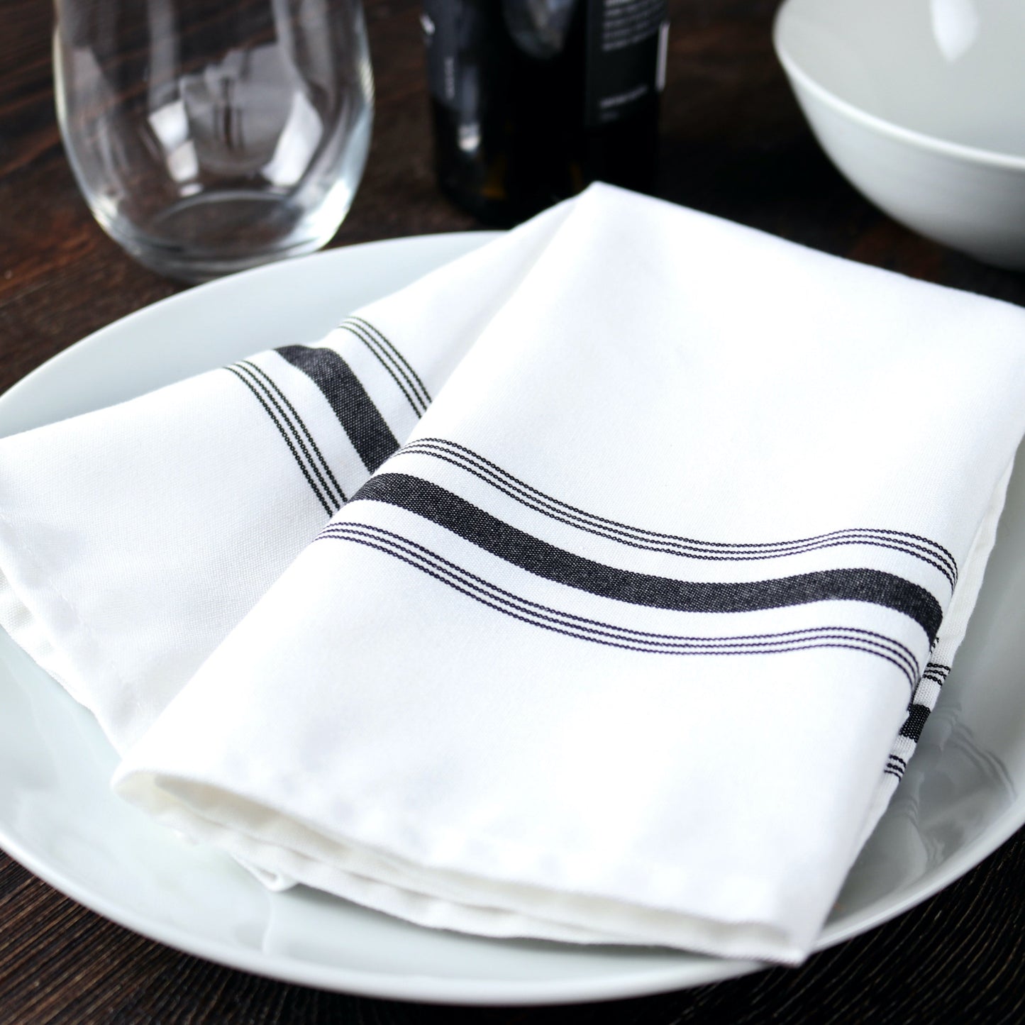 Arkwright Home® Mariposa Bistro NaPackin 18x22 Black Stripe, 120/Case (BISTRO-BL-CS)