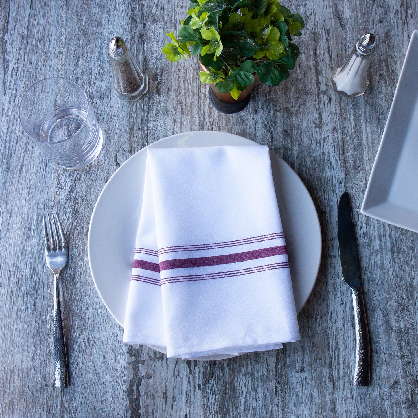 Arkwright Home® Mariposa Bistro NaPackin 18x22 Burgundy Stripe, 120/Case (BISTRO-BUR-CS)