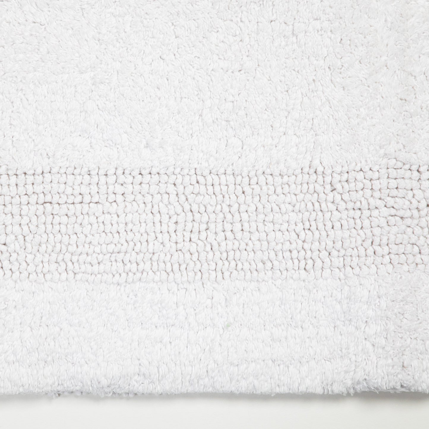 Arkwright Home® Provence Bath Rug 17x24 Border Design White (PROV1724-WH)