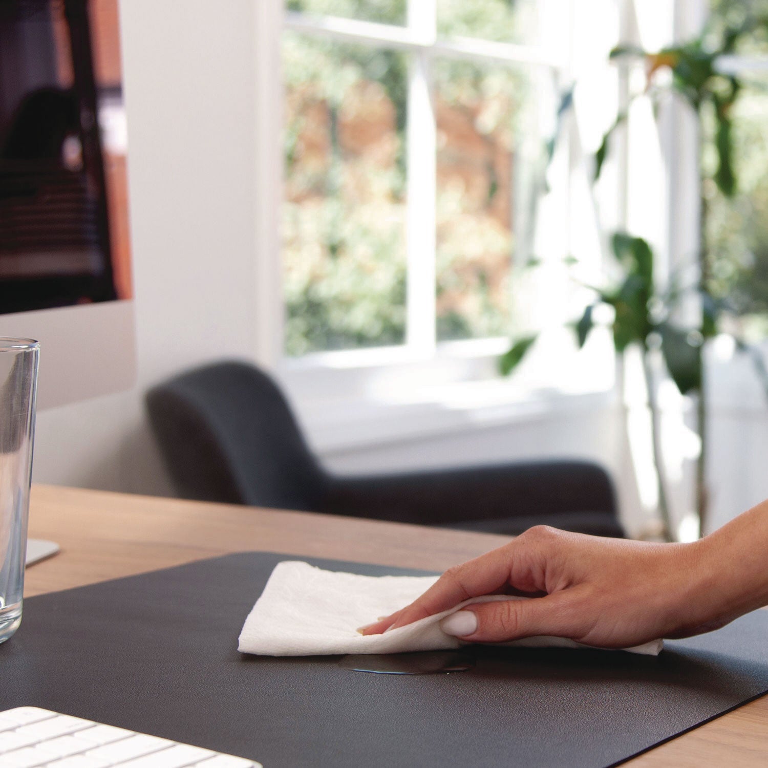 smead-vegan-leather-desk-pads-num-smd64838_5