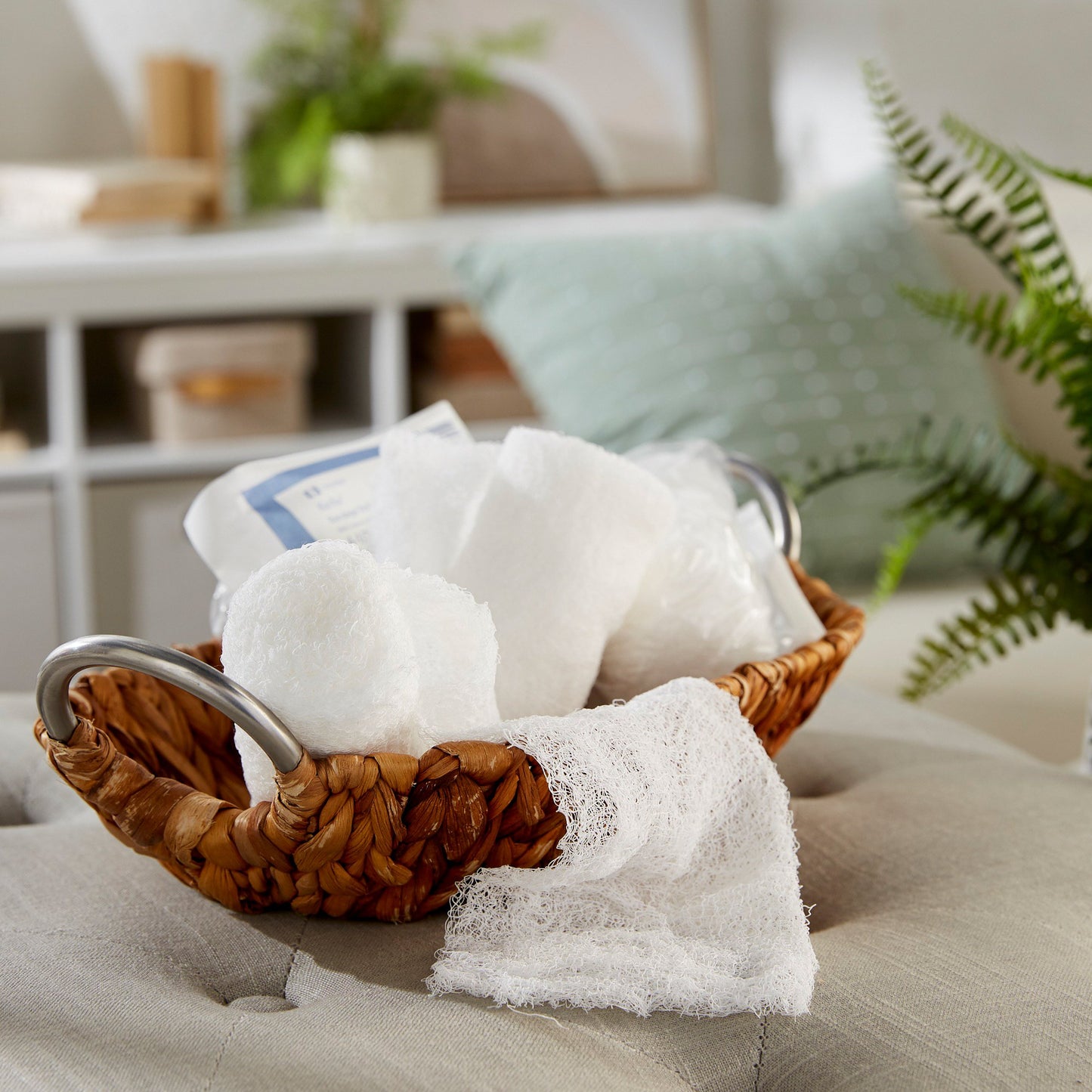 Kerlix™ Fluff Bandage Roll 4-1/2 Inch X 4-1/10 Yard 6-Ply Sterile 1 per Pouch (10173_CS)