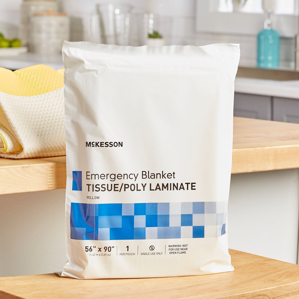 McKesson Emergency Blanket 56 X 90 Inch Tissue / Poly Laminate 10 oz. (440936_CS)