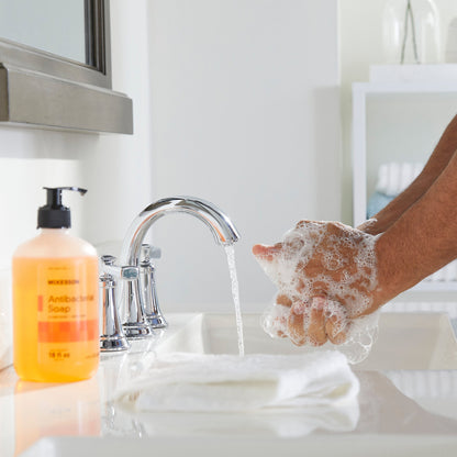 McKesson Antibacterial Soap Liquid 18 oz. Pump Bottle Clean Scent (1067683_CS)