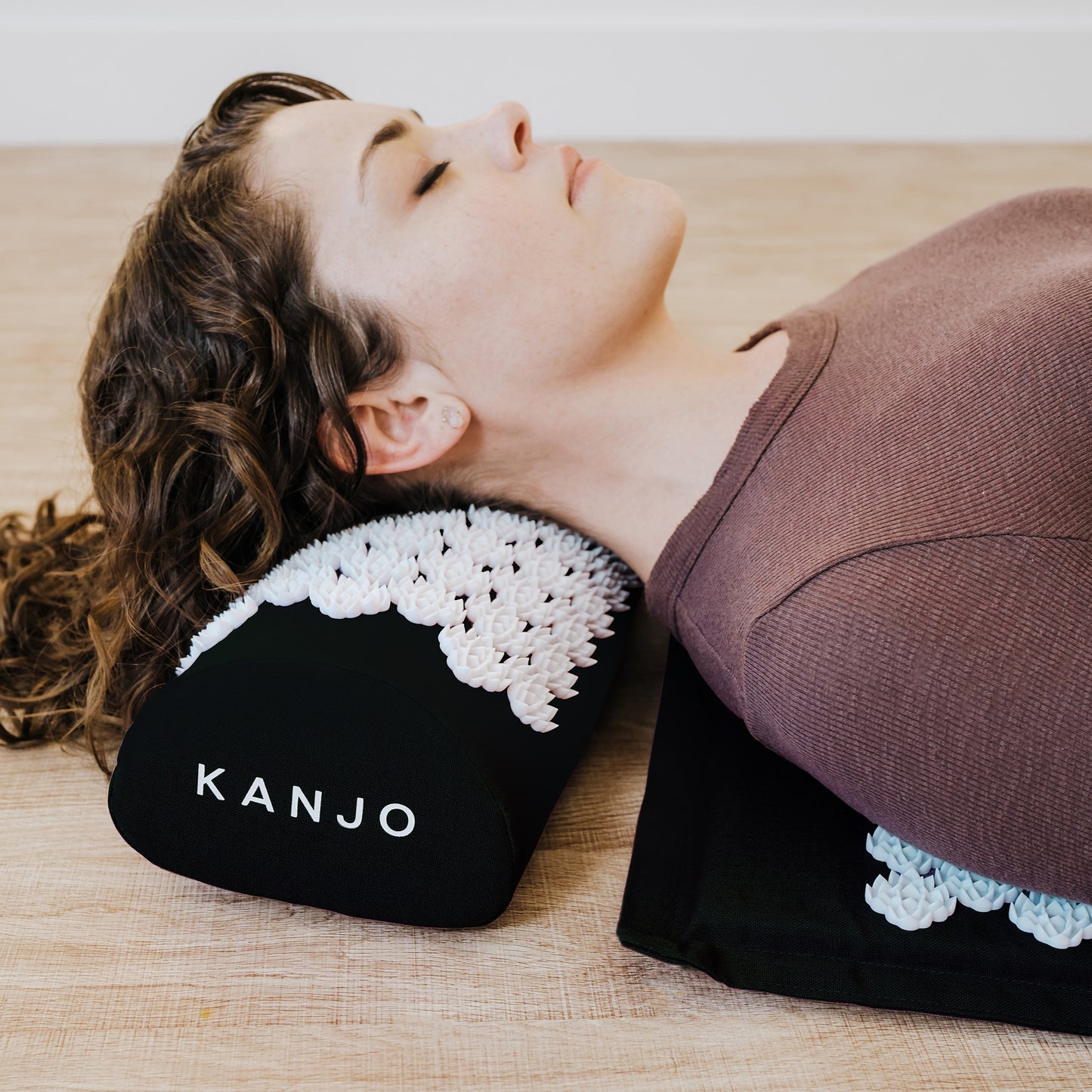 Kanjo Acupressure Mat Set Mat: 17 X 28 Inch / Pillow: 6 X 14 Inch (1236429_ST)