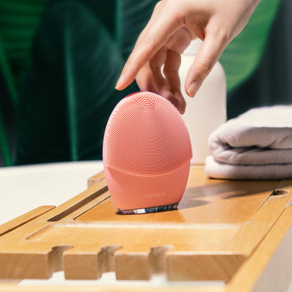 LUNA™ 4 Balanced Skin Facial Cleansing Brush and Massage Device LUNA™ 4 Balanced Skin (1244534_EA)