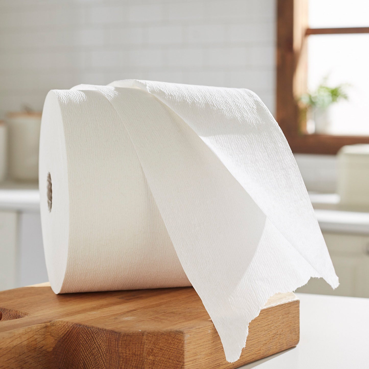 Scott® Essential Paper Towel Hardwound Roll 8 Inch X 600 Foot (545515_CS)