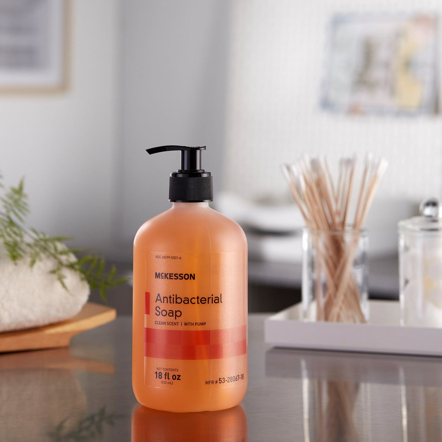 McKesson Antibacterial Soap Liquid 18 oz. Pump Bottle Clean Scent (1067683_CS)