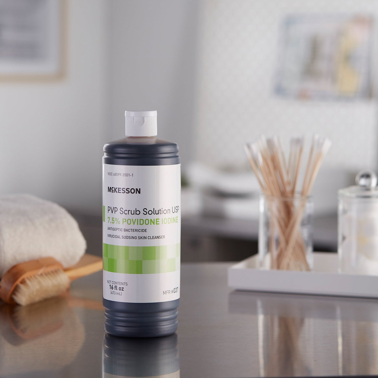 McKesson Surgical Scrub Solution 16 oz. Flip-Top Bottle 7.5% Strength Povidone-Iodine NonSterile (911741_EA)